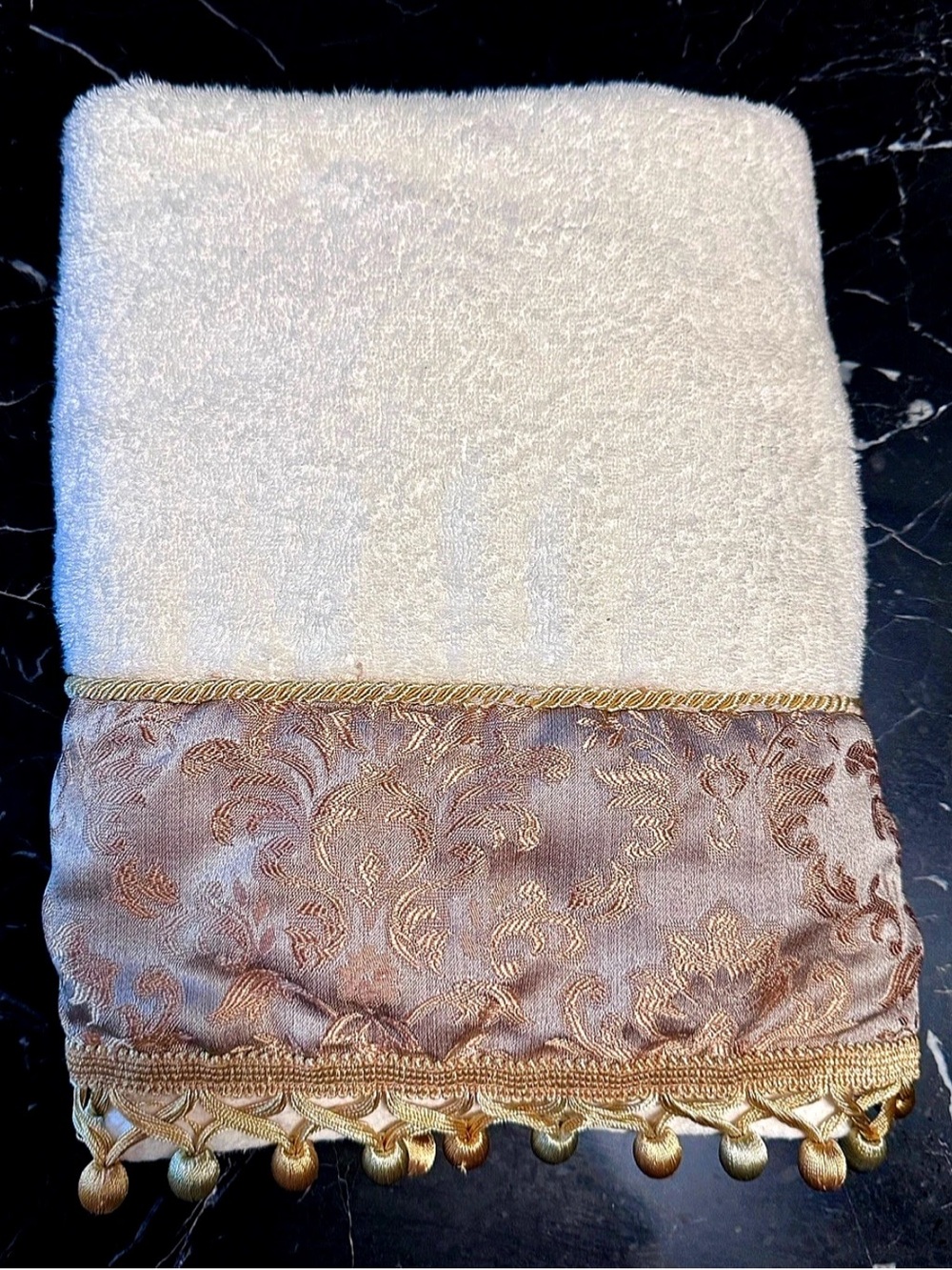 🛁CROSCILL HOME🛁 EMBROIDERED DAMASK TASSEL BALLS FANCY REGAL BATH TOWEL